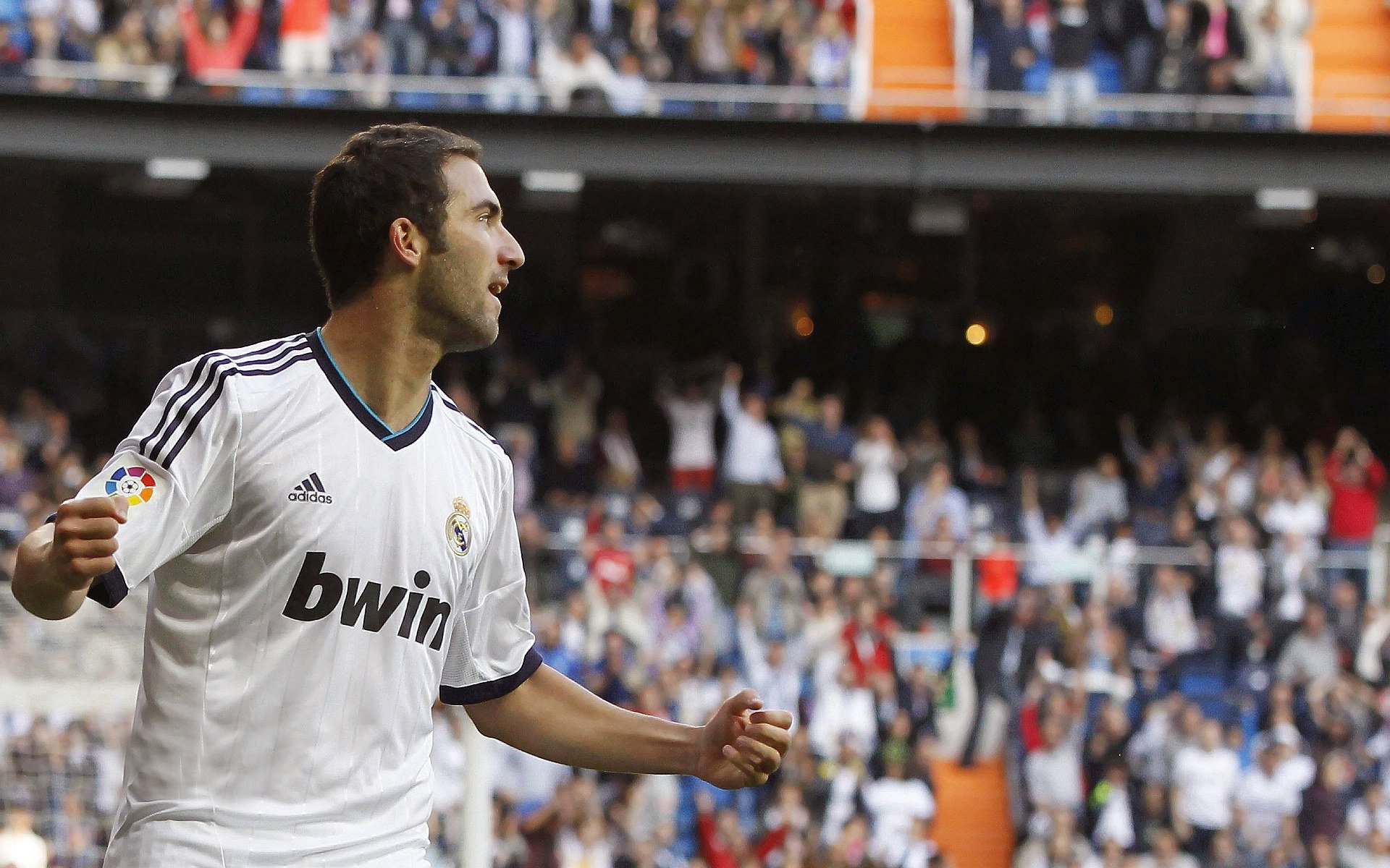 华体会hth备用地址最新-切尔西4比1逆转热刺，杰克逊帽子戏法，切尔西3比5热刺